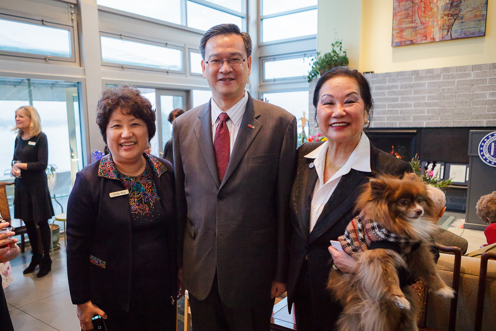 Shiao-Yen Wu and dignitaries